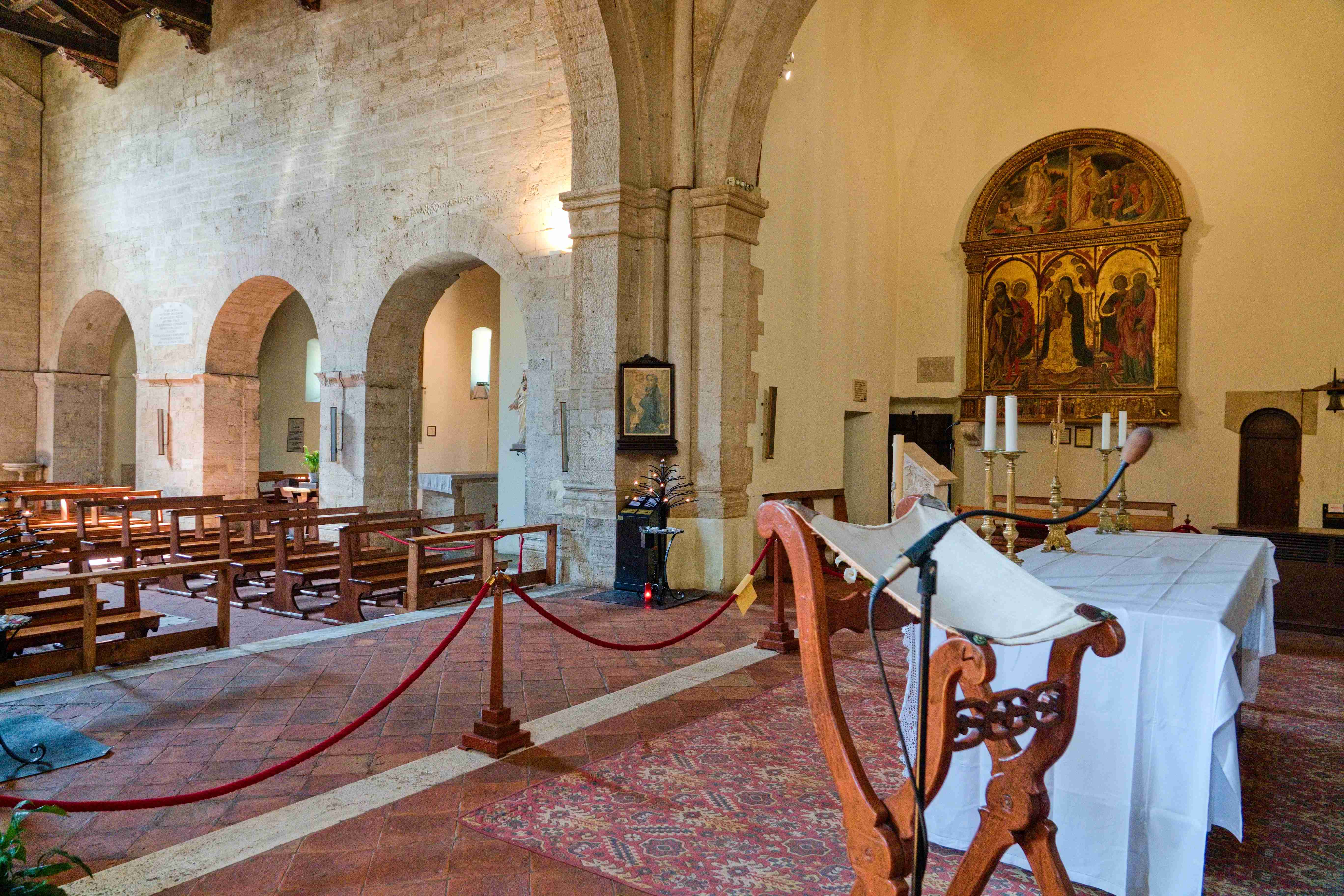 San Quirico d'Orcia_kolegiátní kostel sv. Kyrika a Julity (23)_result