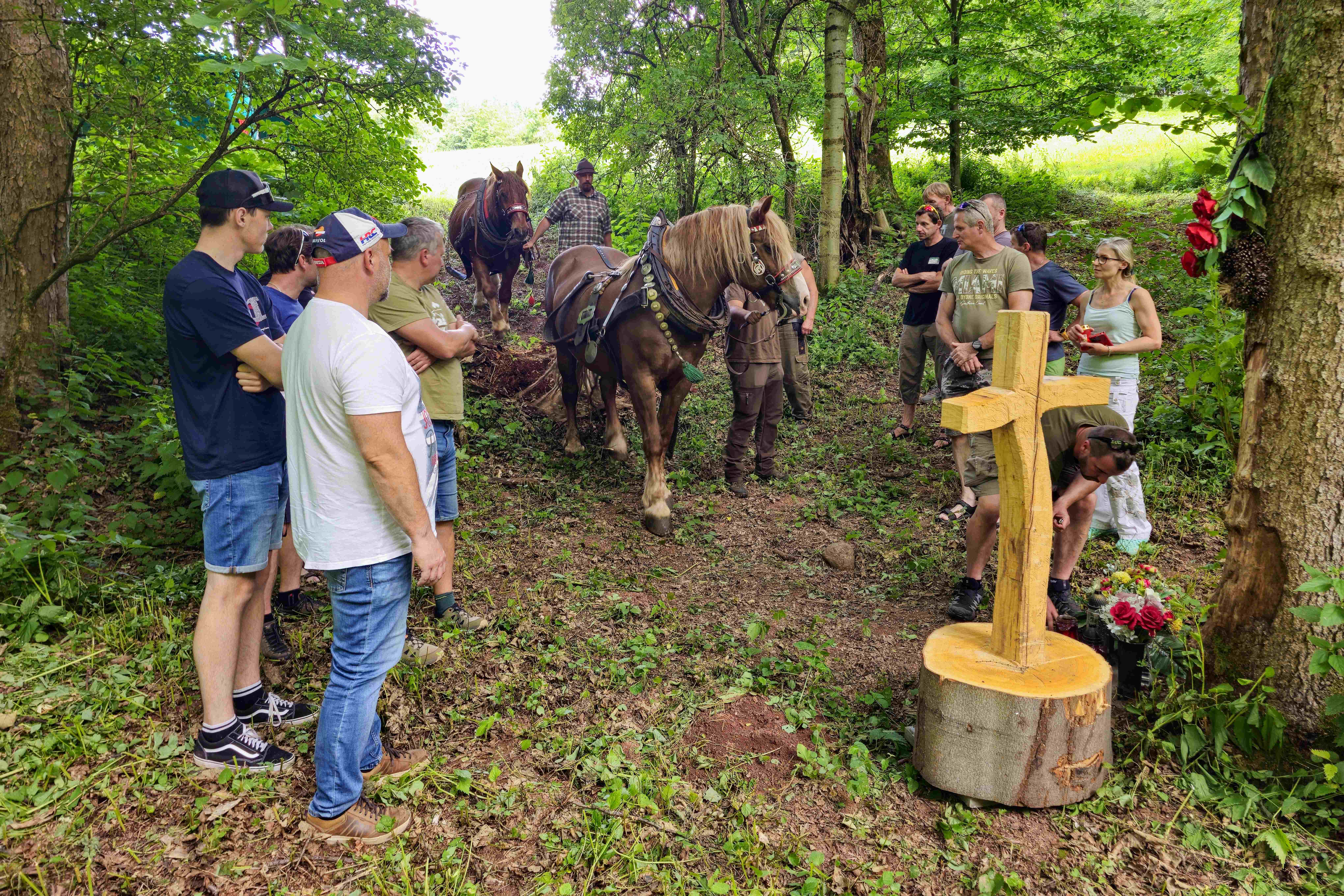 ČLA Trutnov_kříž pro Vlastu Horáčka_2025_06_001
