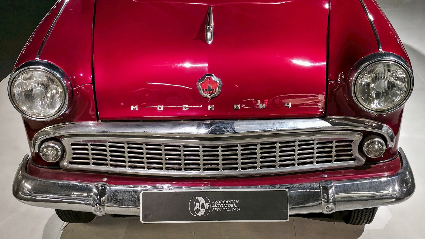 Heydar Aliev Center_klasické automobily_ 2026_02_11_024