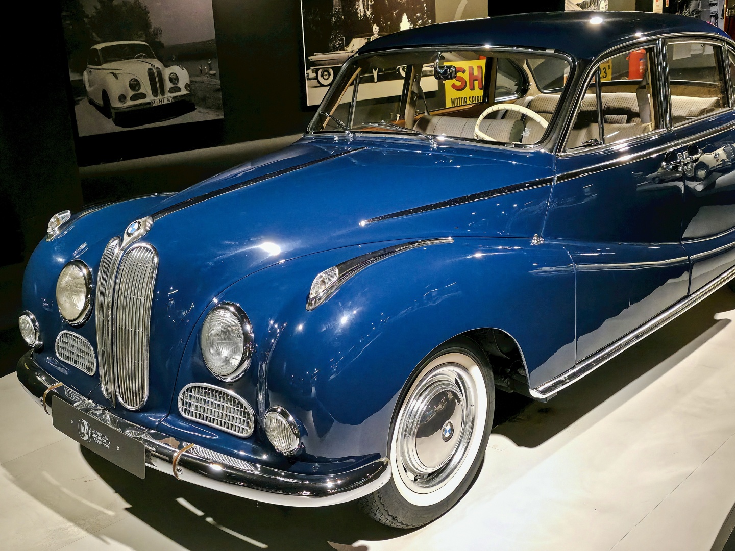 Heydar Aliev Center_klasické automobily_ 2026_02_11_026