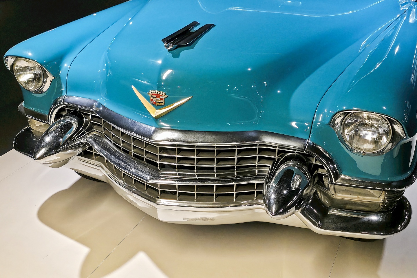 Heydar Aliev Center_klasické automobily_ 2026_02_11_027