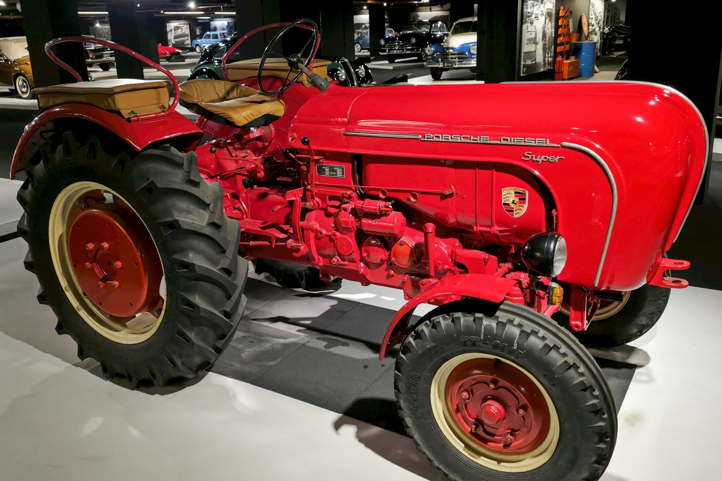 Heydar Aliev Center_klasické automobily_ 2026_02_11_034