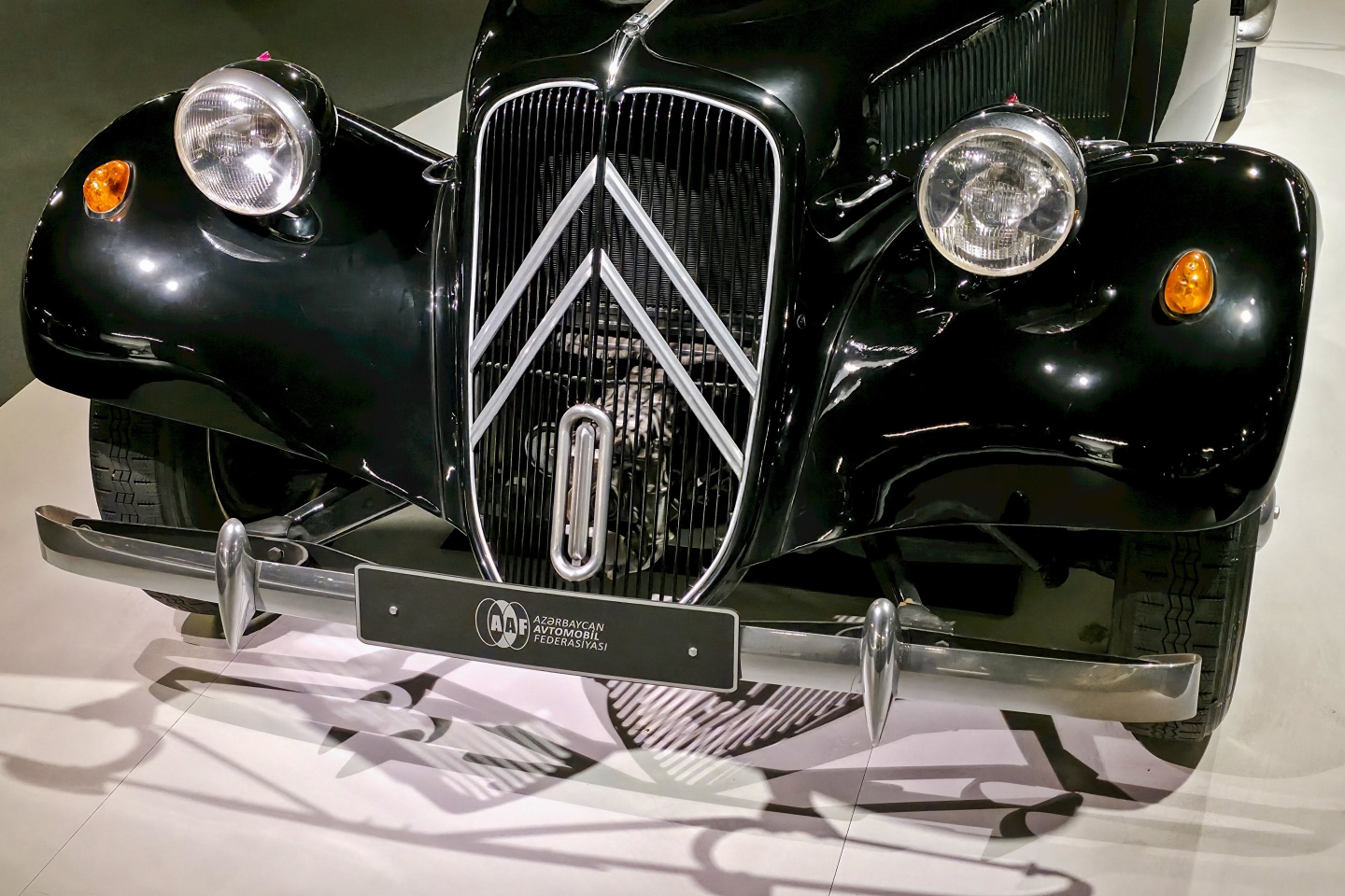 Heydar Aliev Center_klasické automobily_ 2026_02_11_040