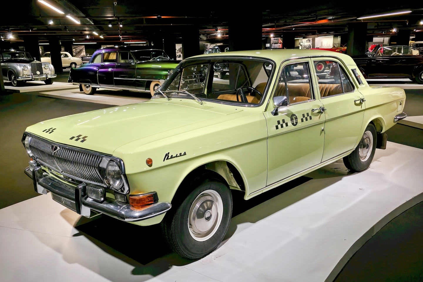 Heydar Aliev Center_klasické automobily_ 2026_02_11_046