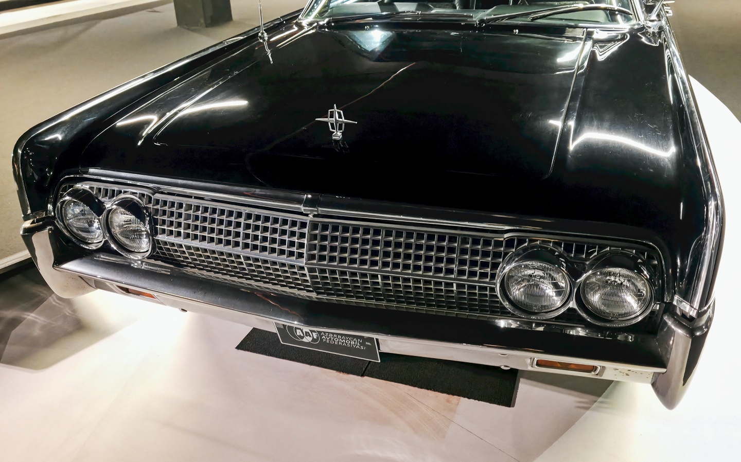 Heydar Aliev Center_klasické automobily_ 2026_02_11_048