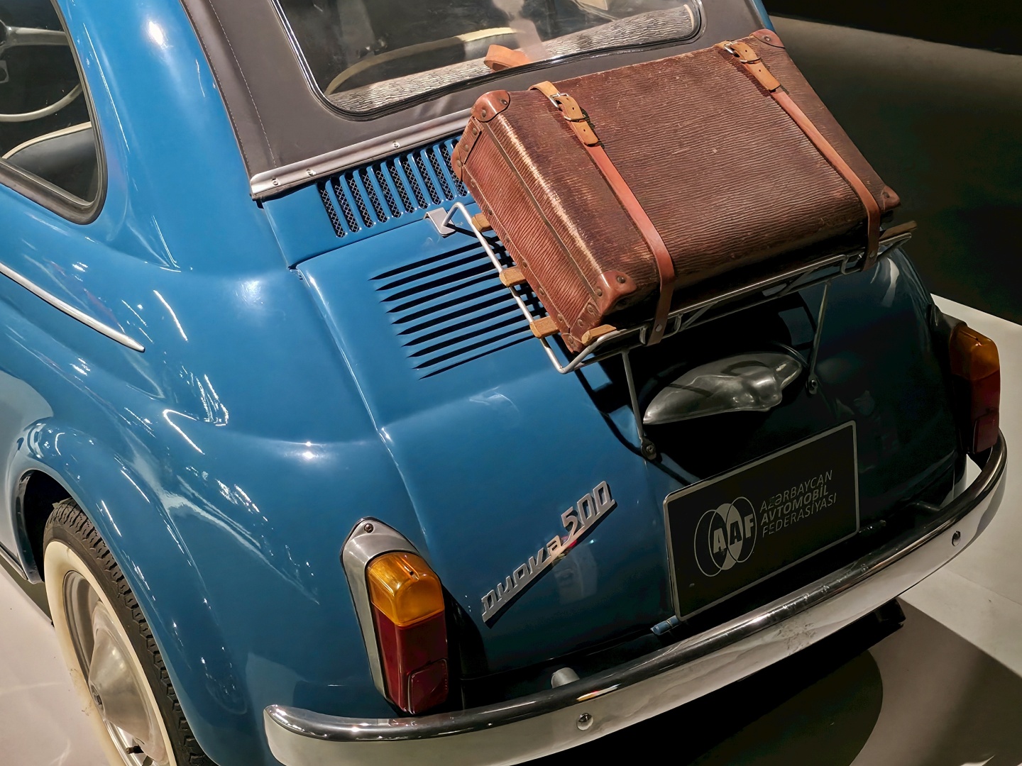 Heydar Aliev Center_klasické automobily_ 2026_02_11_049