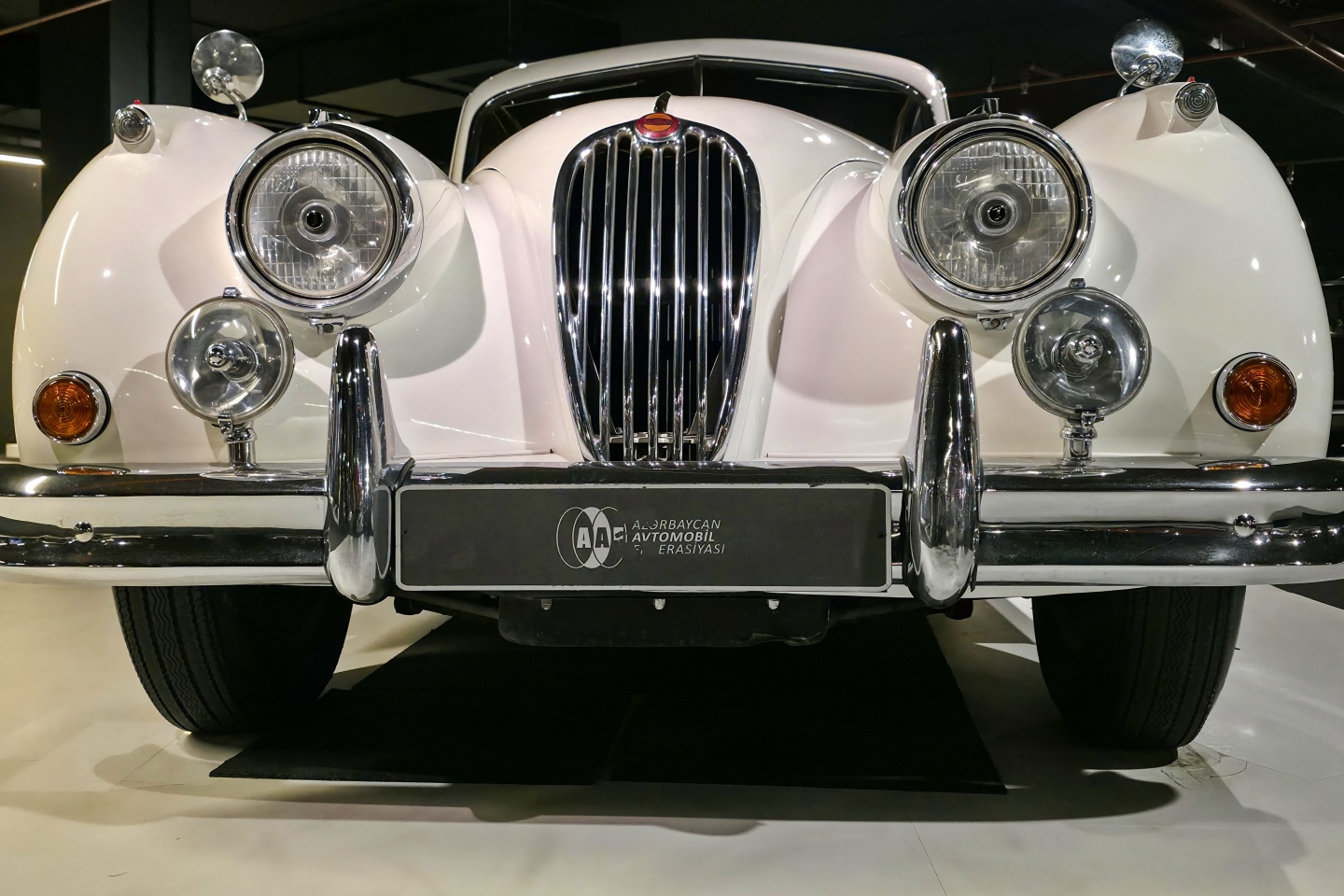 Heydar Aliev Center_klasické automobily_ 2026_02_11_067