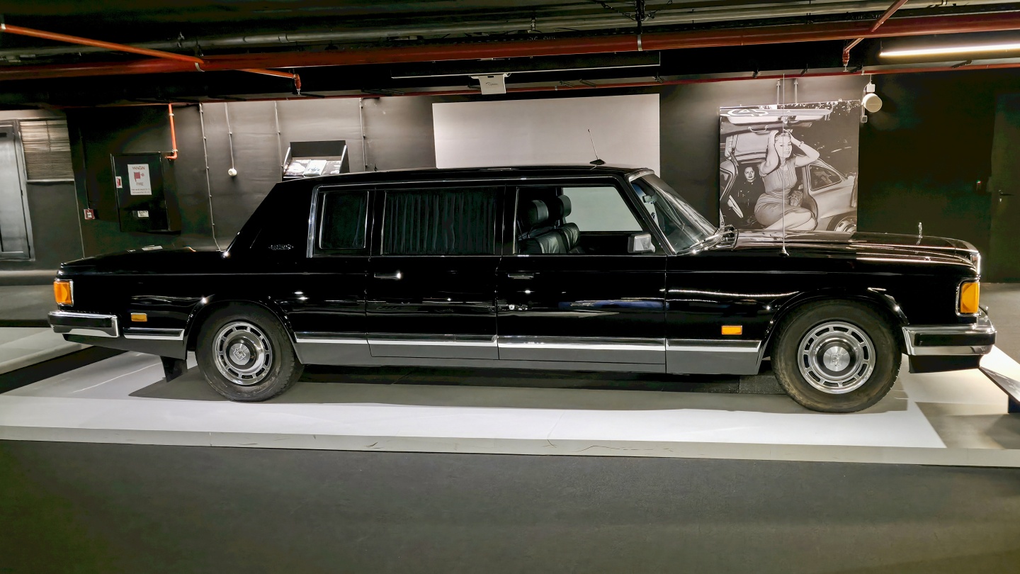 Heydar Aliev Center_klasické automobily_ 2026_02_11_074