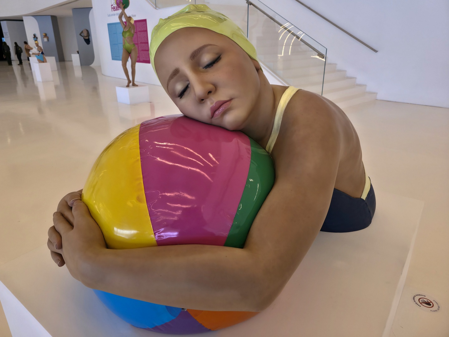 Heydar Aliyev Center_Carole Feuerman (008)