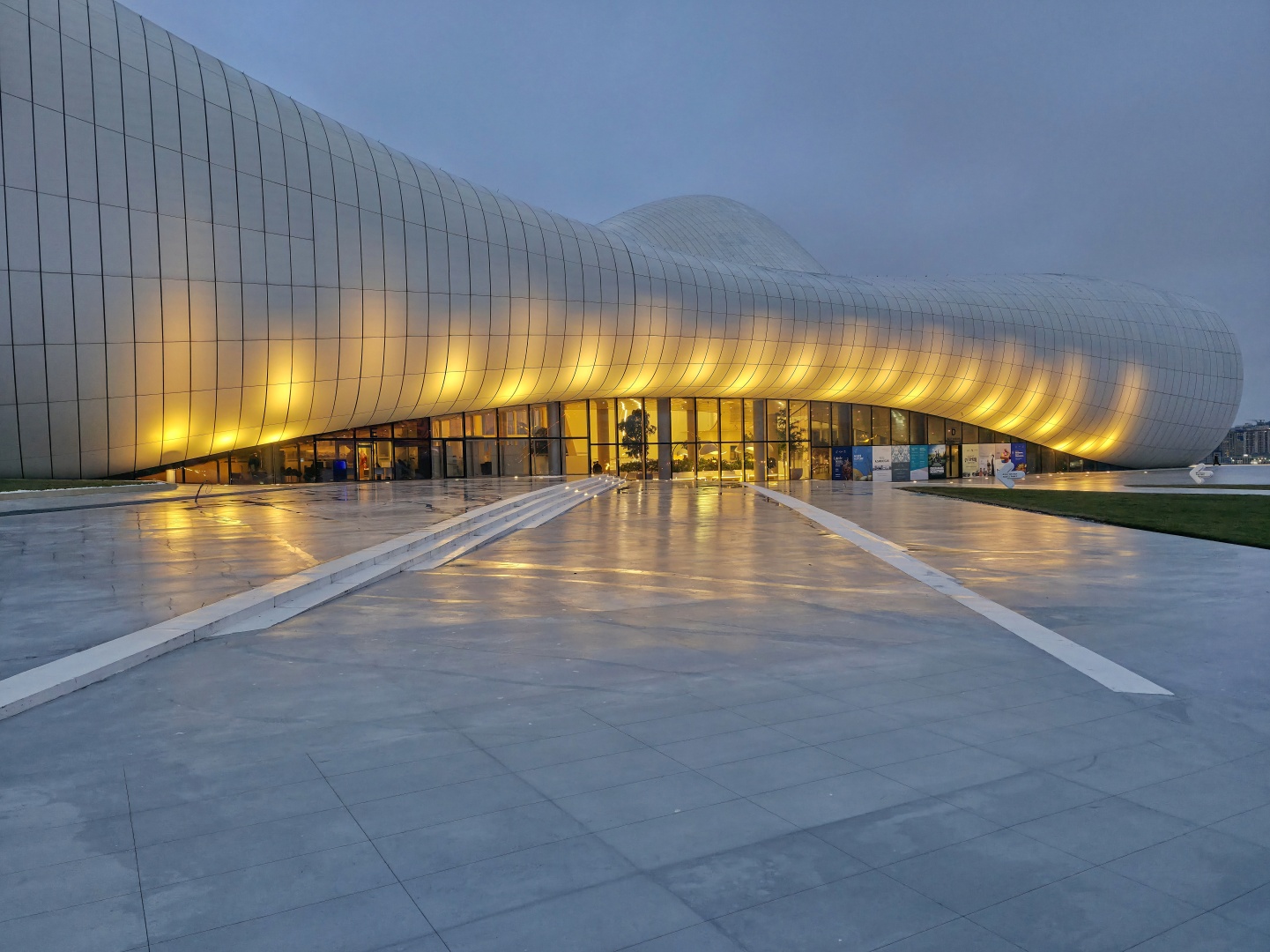 Baku_Heydar Aliyev Center (018)