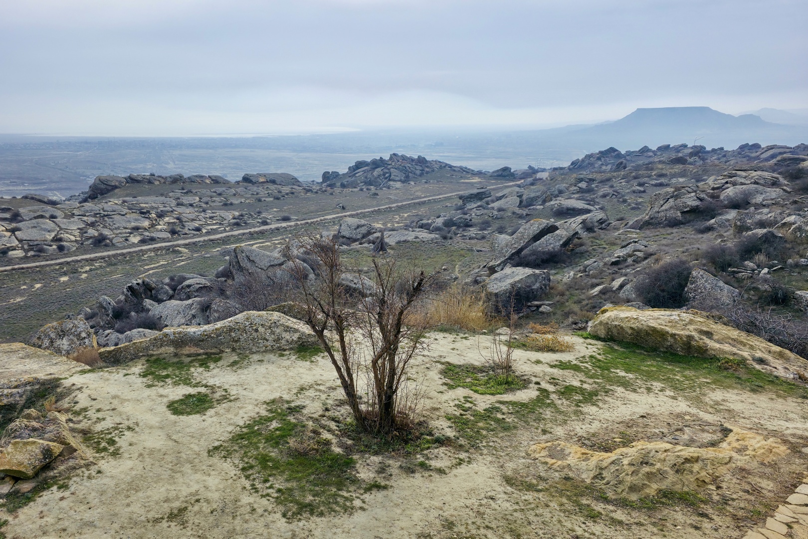 2026_02_03_Qobustan_skalní rytiny_037